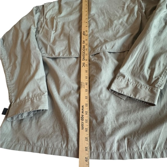 Patagonia Mens L Button-Up Shirt Gray Striped Outdoor Hiking Vented Back F113 - Picture 5 of 10